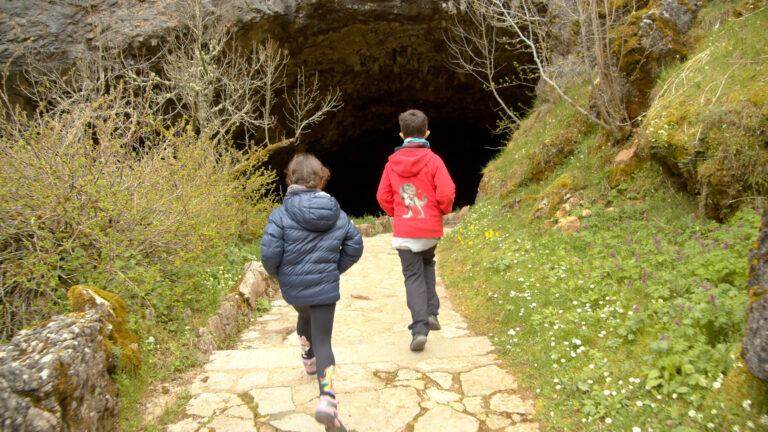 Cueva de Valporquero interior